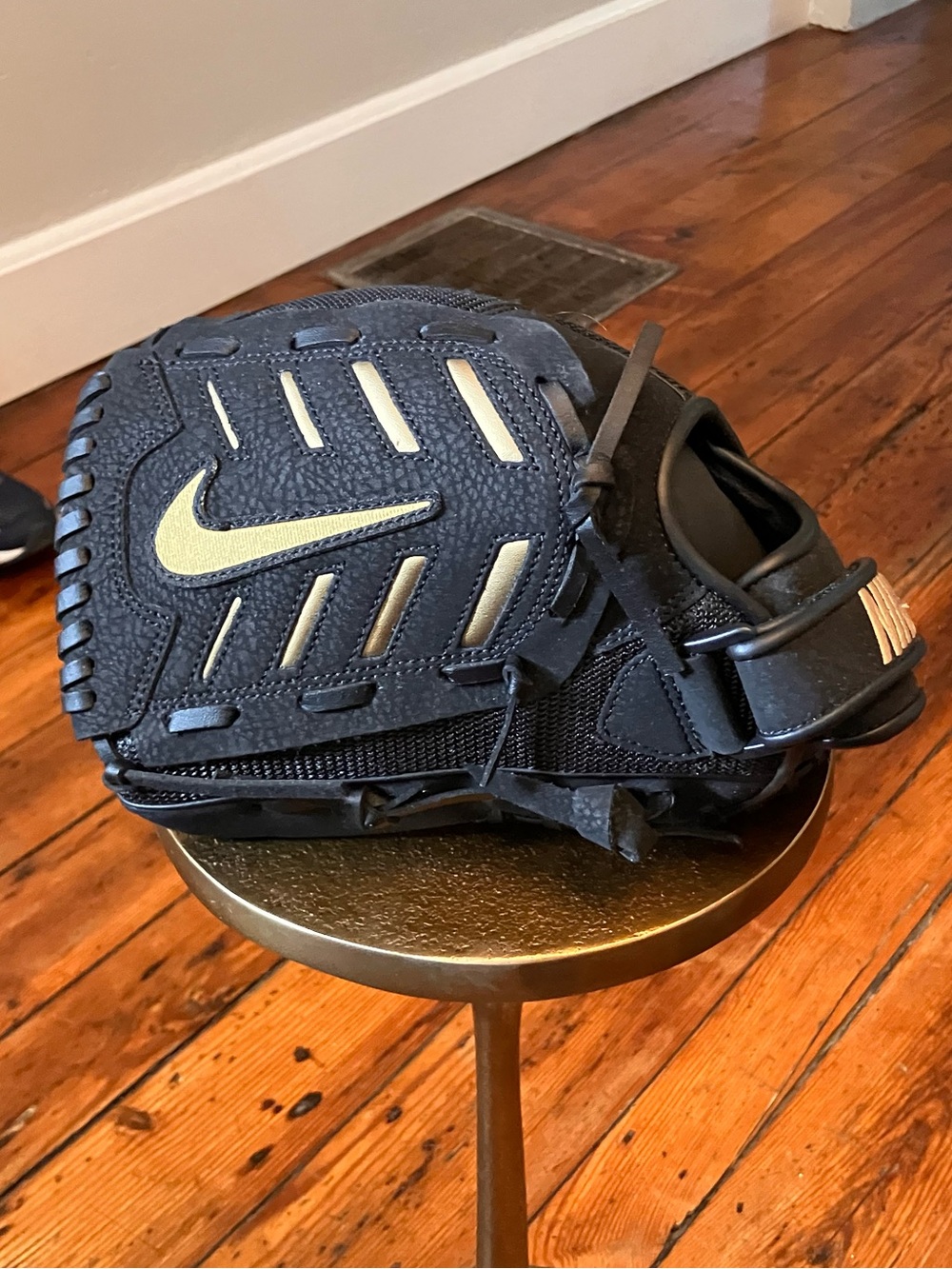 Nike Youth Alpha Baseball Glove 11.5 - Left Hand Throw